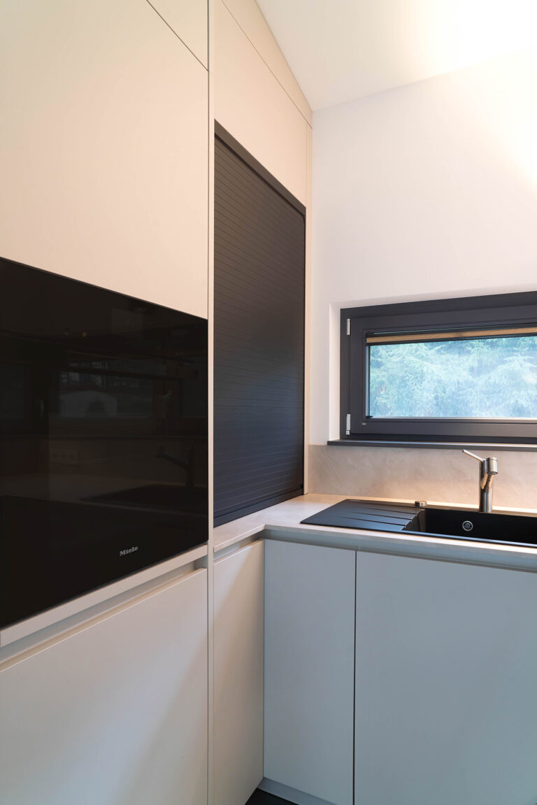 Küchenstudio Küche mit Dachschrägen