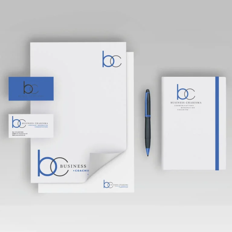Visitenkarten, Briefpapier und ein Notizblock mit Corporate Branding.