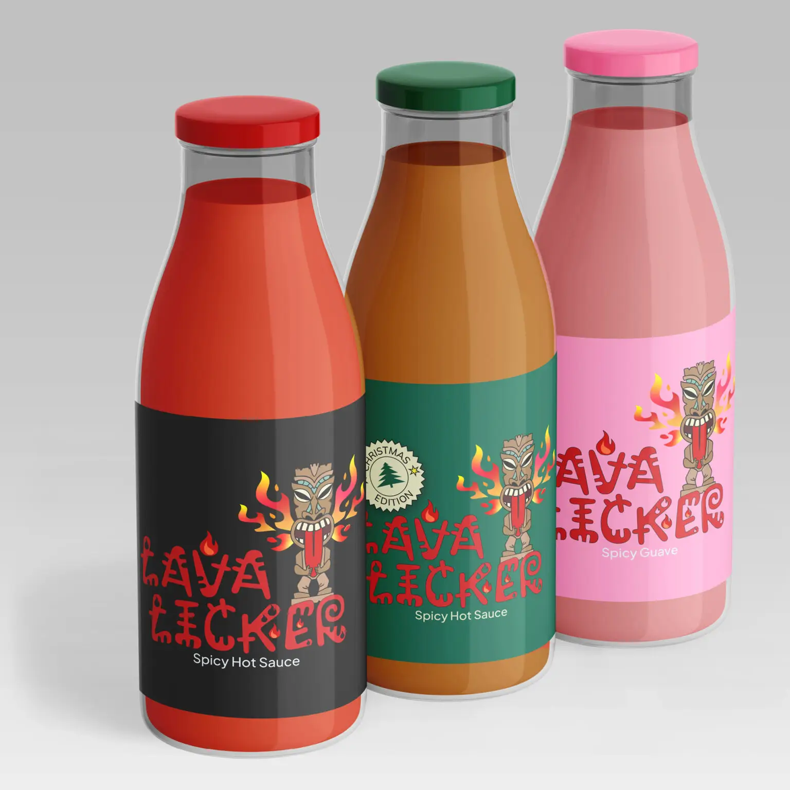 Drei Flaschen mit Chilisauce.